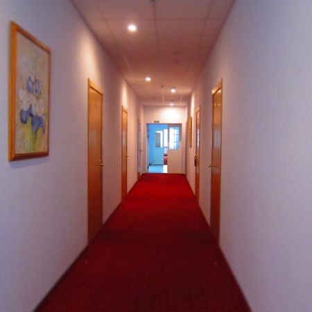 Hotel Vilmaja Рига Екстериор снимка