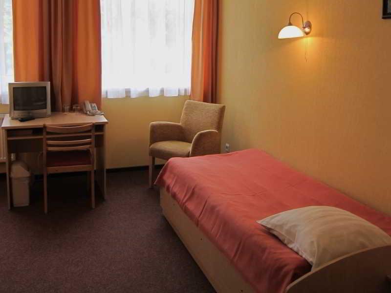 Hotel Vilmaja Рига Екстериор снимка
