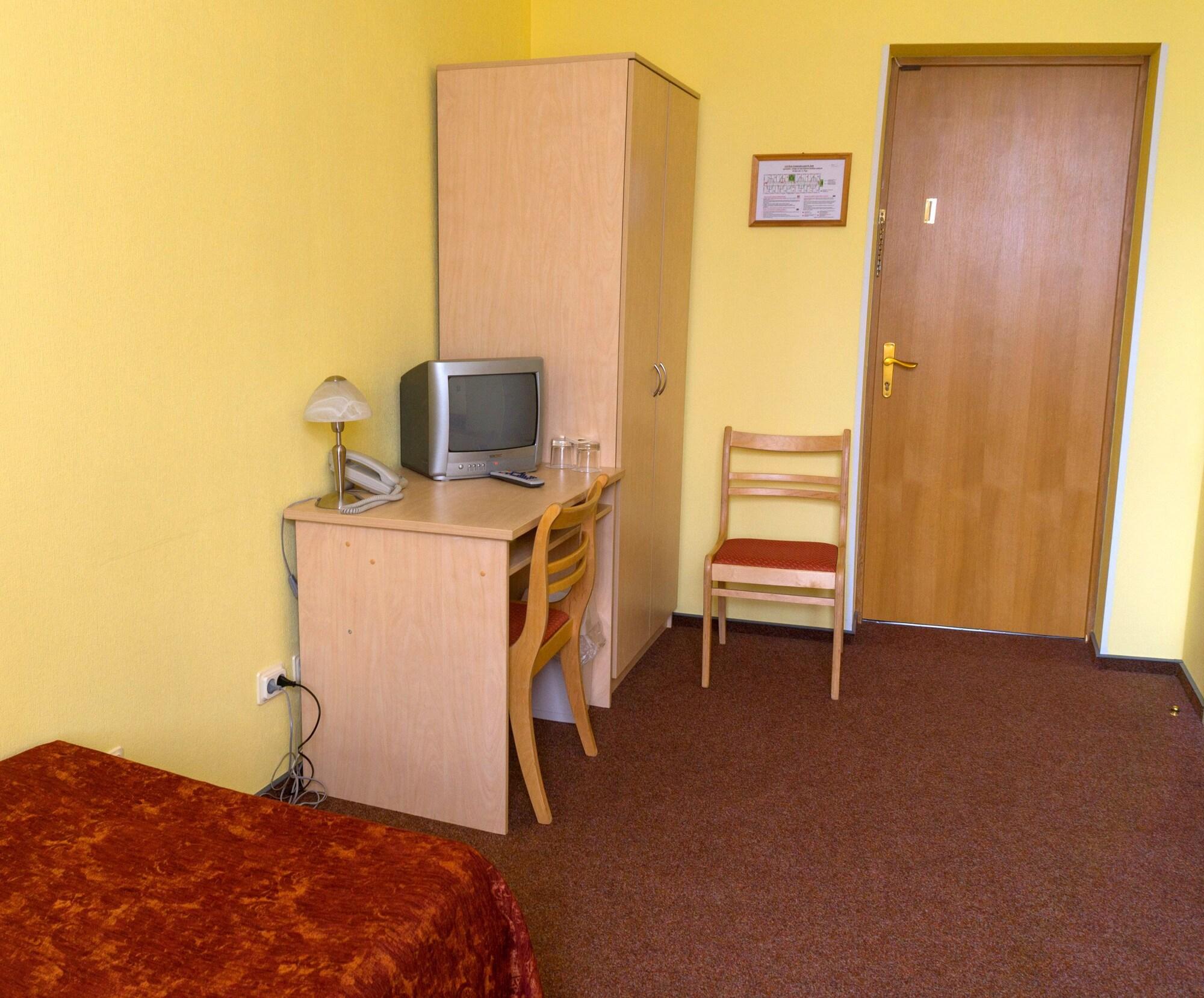 Hotel Vilmaja Рига Екстериор снимка