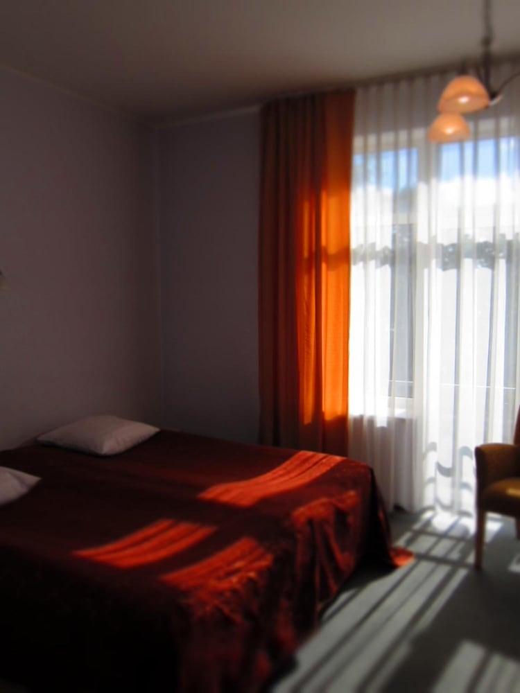 Hotel Vilmaja Рига Екстериор снимка