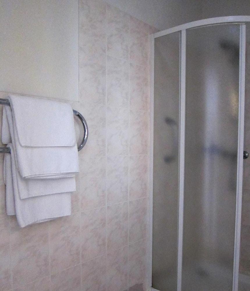 Hotel Vilmaja Рига Екстериор снимка