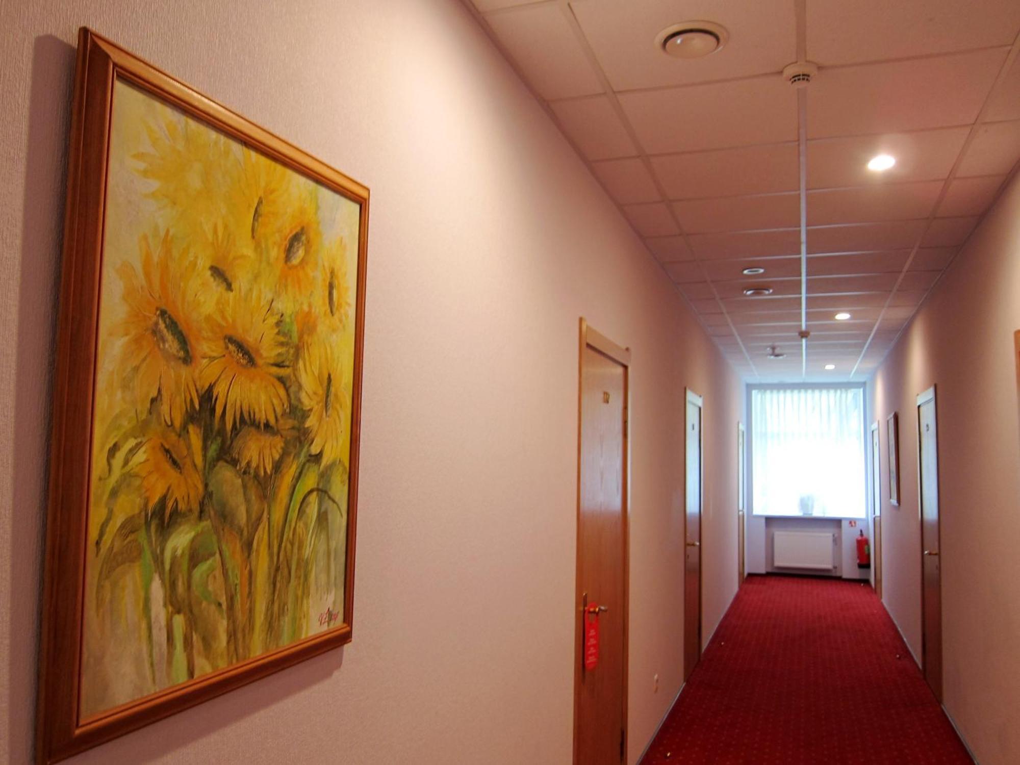 Hotel Vilmaja Рига Екстериор снимка