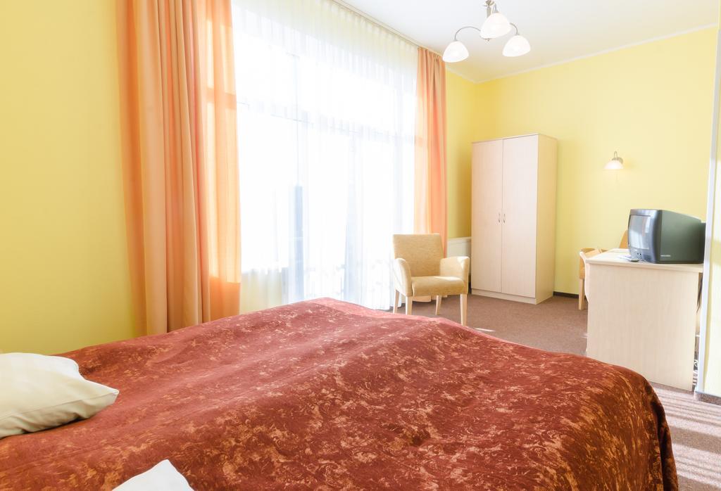 Hotel Vilmaja Рига Екстериор снимка