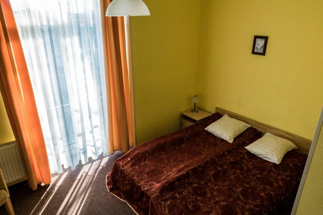 Hotel Vilmaja Рига Екстериор снимка